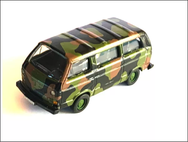 Schuco 63660 VW T3 Bus Bundeswehr - flecktarn